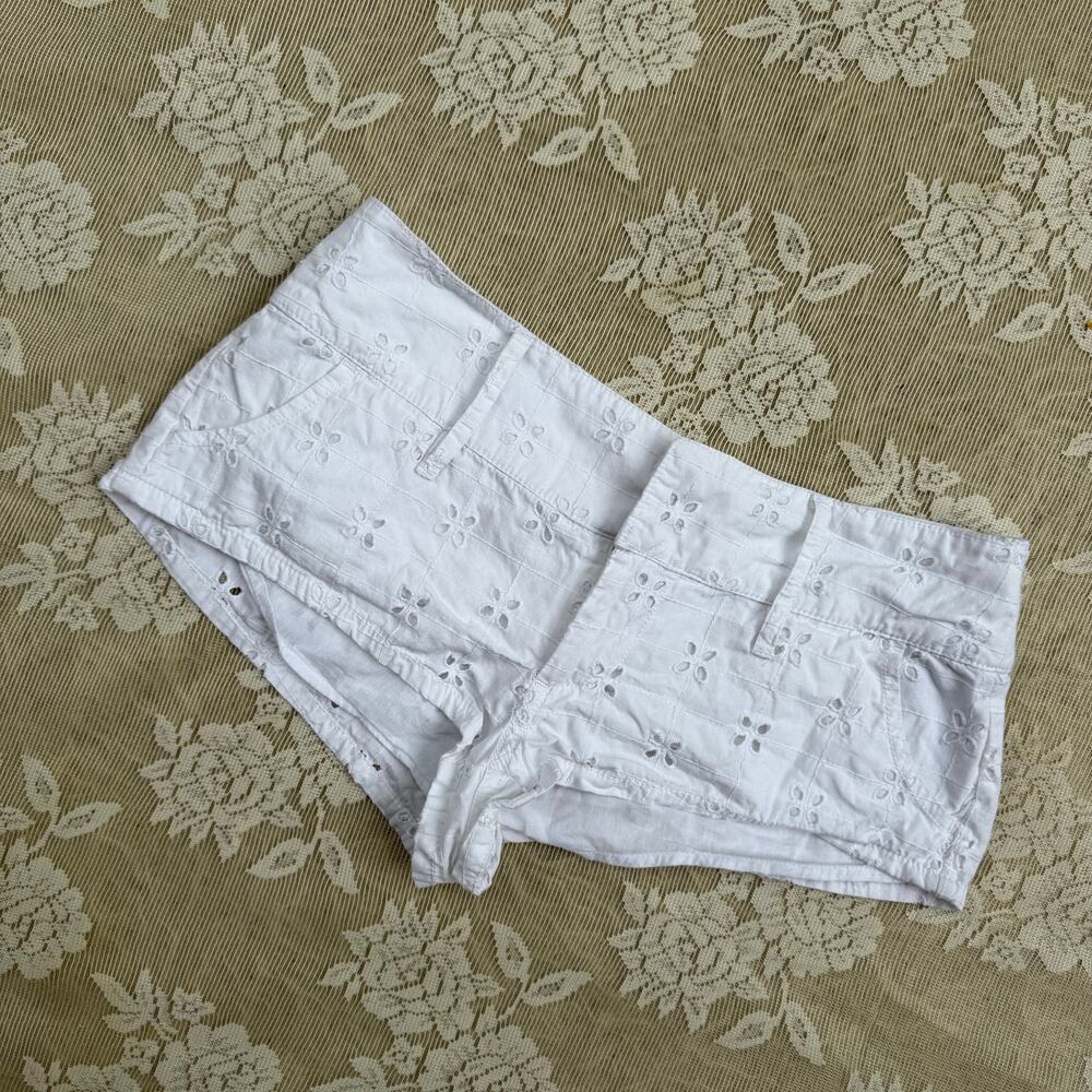 Kimchi Blue Eyelet Low Rise Mini Shorts Size Small